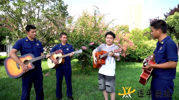 76e2b21aa725d98d576f0e44856e817.jpg 76e2b21aa725d98d576f0e44856e817.jpg