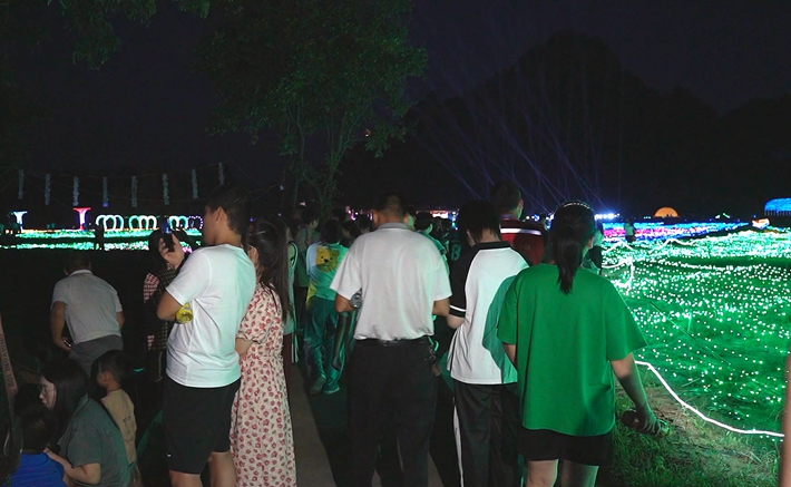 2023-7-5嵖岈山灯光秀.mpg_20230705_103422.184_副本.jpg 2023-7-5嵖岈山灯光秀.mpg_20230705_103422.184_副本.jpg