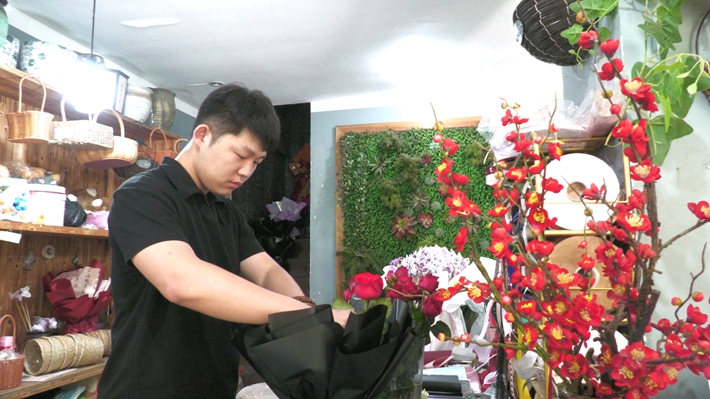A001C775_250519_G14N.MP4_000007.388_副本.jpg