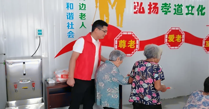 遂平县花庄镇：乡村食堂暖民心，邻里笑语传温情293.png