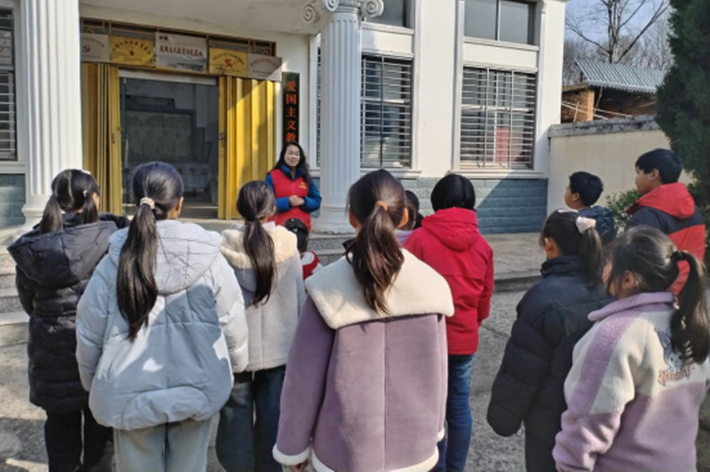 豫中抗日根据地旧址纪念馆与槐树乡盛桥小学联合开展清明祭奠先烈活动747.png