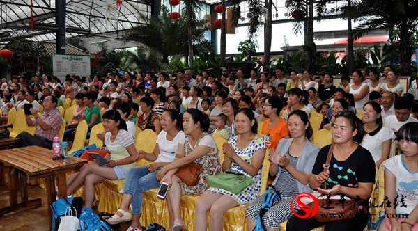 娟子拉丁舞培训基地举办暑期汇报演出