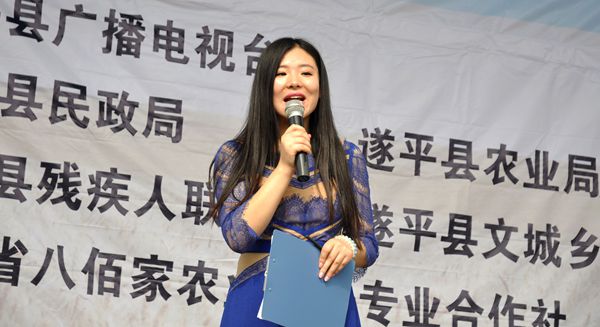 实施农资公益助农 惠及当地农民群众