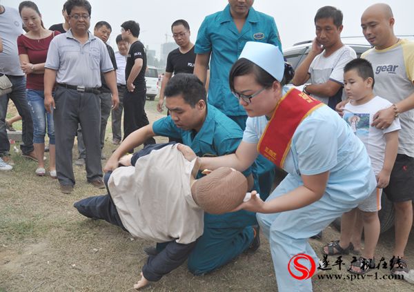 遂平：吴房义工联合会青年志愿者水上应急救援队正式成立