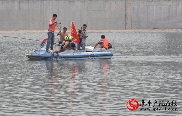 遂平：吴房义工联合会青年志愿者水上应急救援队正式成立