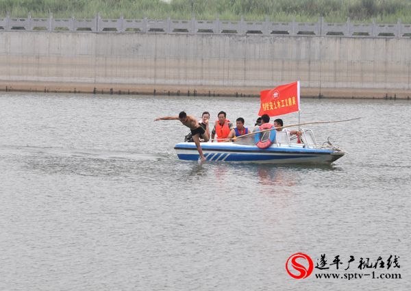 遂平：吴房义工联合会青年志愿者水上应急救援队正式成立