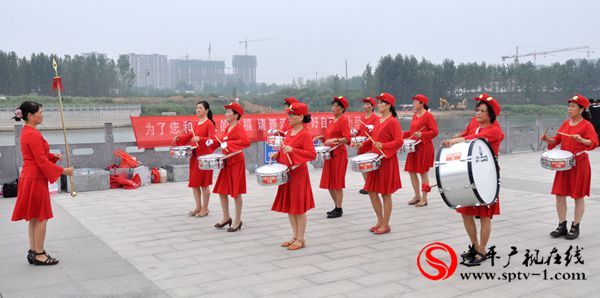遂平：吴房义工联合会青年志愿者水上应急救援队正式成立