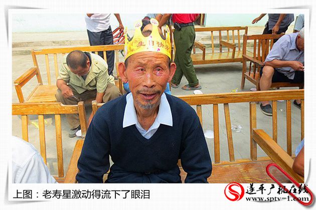 吴房义工献爱心，敬老院里过中秋