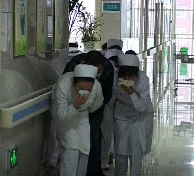 遂平县人民医院开展消防演练 筑牢生命防火墙