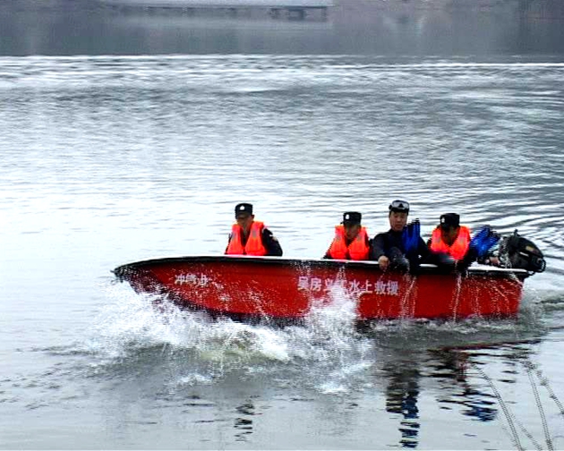 遂平:吴房义工开展水上救援实地演练