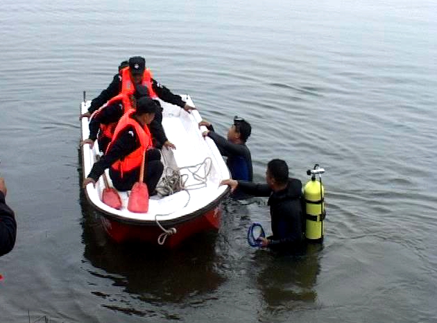 遂平:吴房义工开展水上救援实地演练