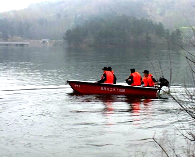 遂平:吴房义工开展水上救援实地演练