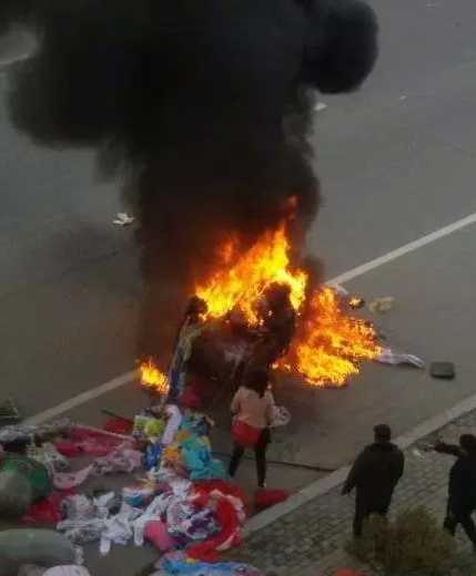 遂平发生一起三轮车自燃事故