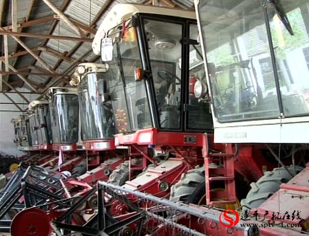 遂平:检修农机 备战三夏