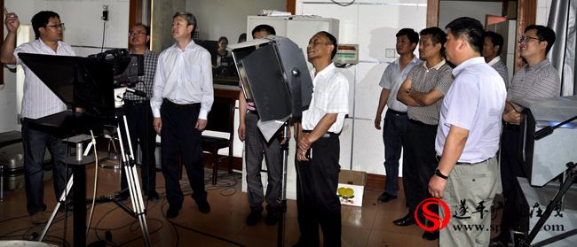 省新闻出版广电局副局长李洪青到遂平广播电视台调研