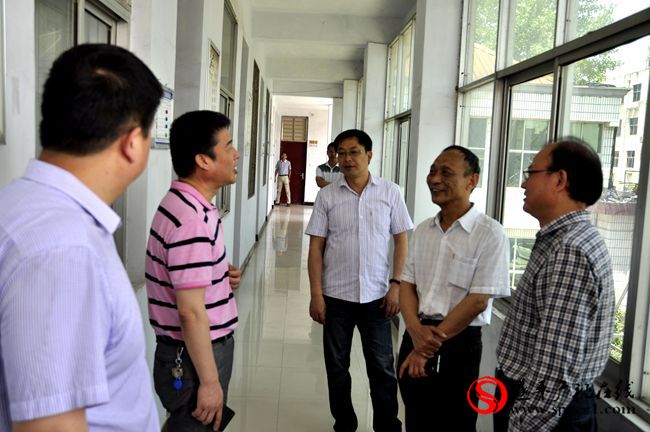 省新闻出版广电局副局长李洪青到遂平广播电视台调研
