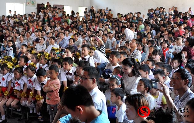 玉山镇:艺彩纷呈 放飞梦想