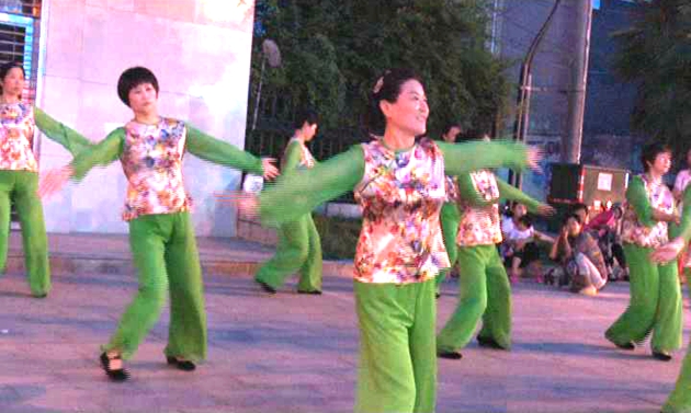 遂平广场舞:成为扮靓城市街头的一道靓丽风景线