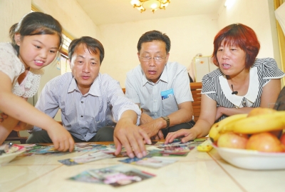 双胞胎姐妹出生仅2天被送走 失散45年后重聚洛阳 　