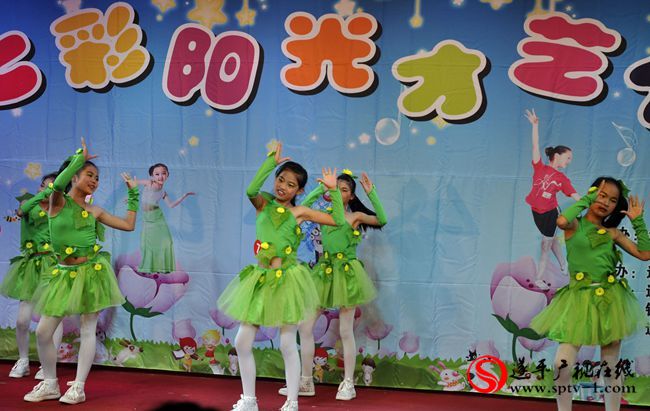 遂平广播电视台第十二期《七彩阳光才艺大赛》举行