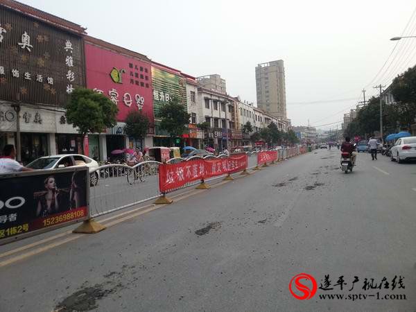 微爆料：这个商混车司机 你咋就恁任性？