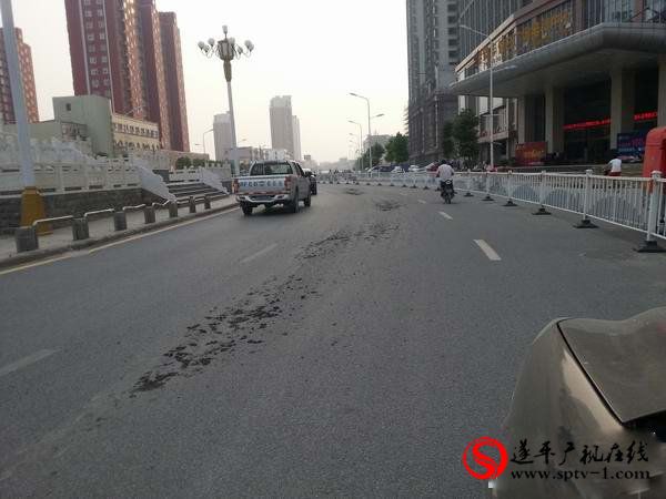 微爆料：这个商混车司机 你咋就恁任性？