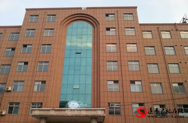 患者因抑郁症医院跳楼自杀 家属围堵医院讨要说法