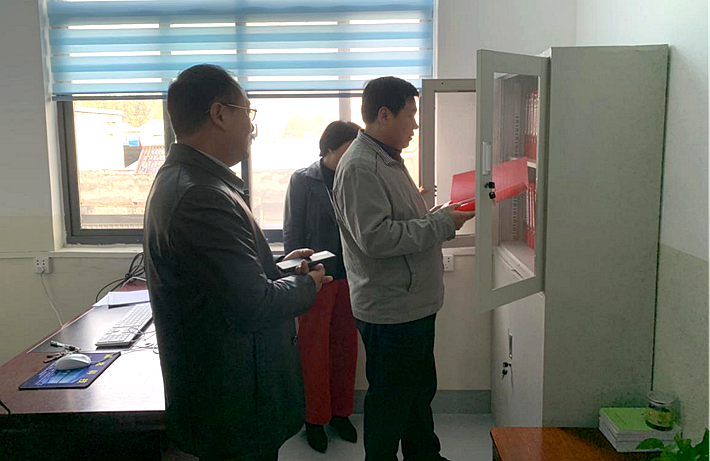 任李诺民莅临我街道对立法联络点工作开展情况进行检查和指导梁320_副本